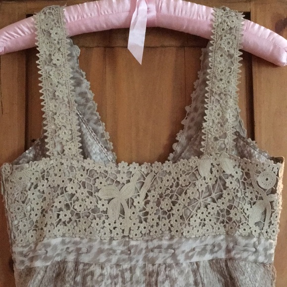 NWOT - 100% Silk Elie Tahari Top - Picture 5 of 12